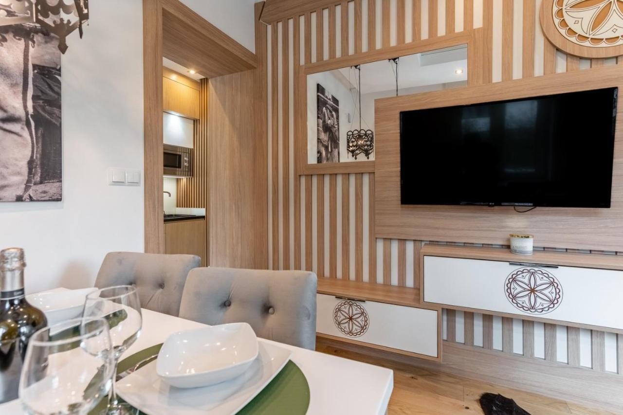 Jagiellonska Residence: Comfortable With Parking And Sauna Apartmán *